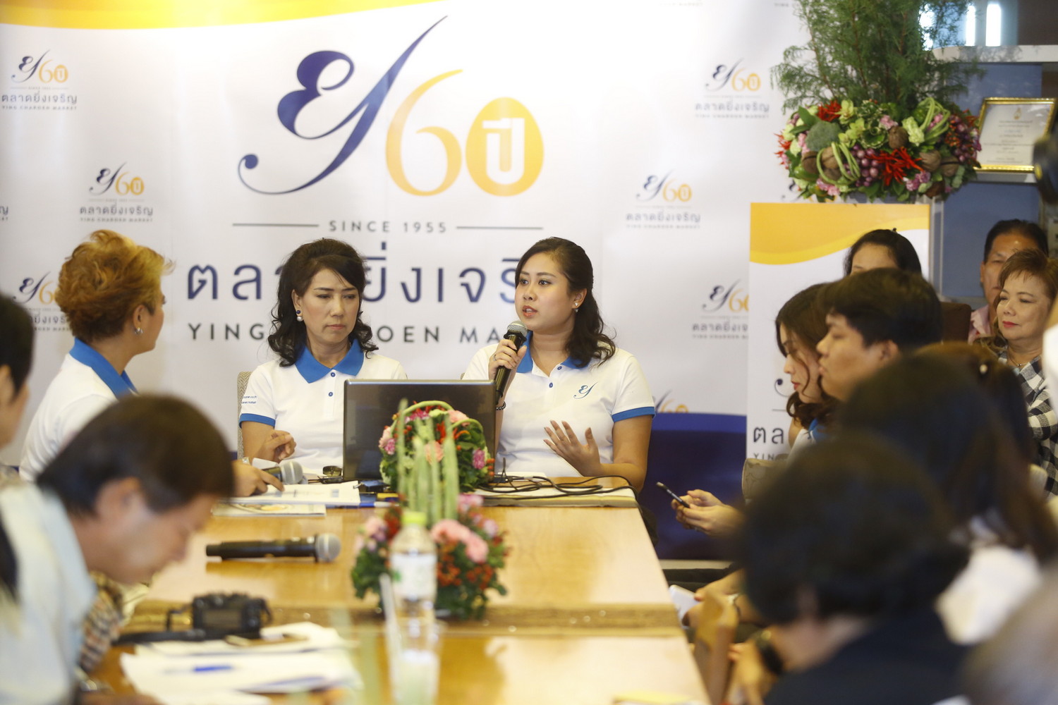 Ying Charoen Market 05